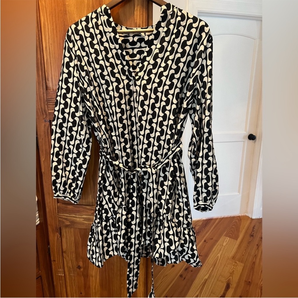 Zara Monochrome Chain Pattern Long Sleeve Dress